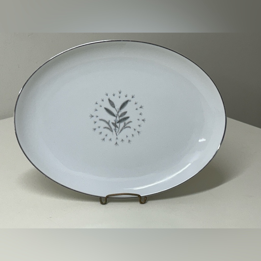 Mid Century Vintage MCM Amcrest Roberta Platinum Trim Oval Serving Plate